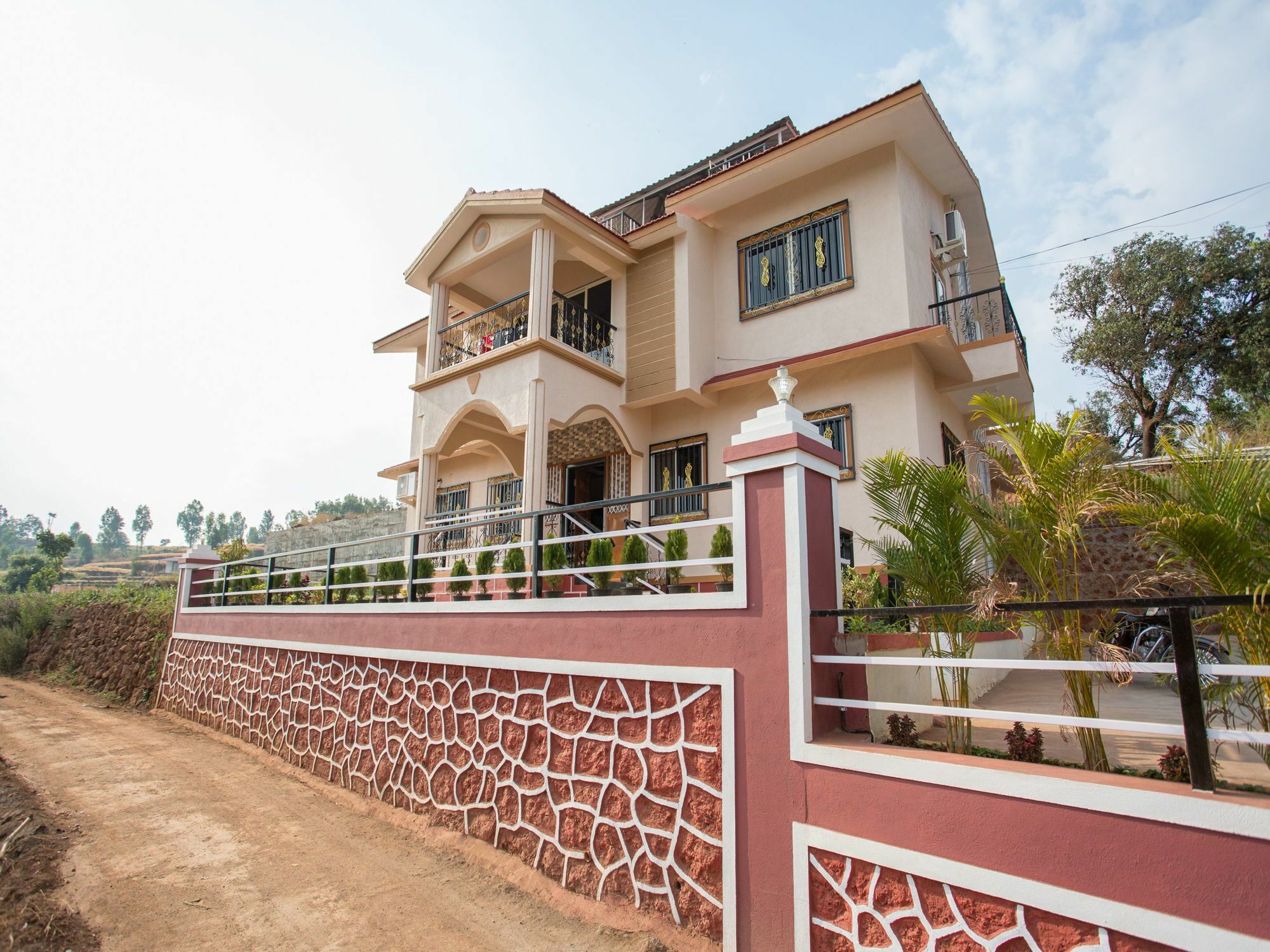 Shivanya Palace Mahābaleshwar Kültér fotó